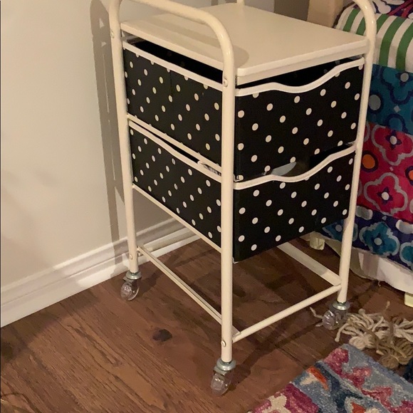 Storage bins - Picture 2 of 4